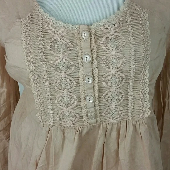 BB DAKOTA l Baby Doll Lace Blush Top D1 - Picture 2 of 5